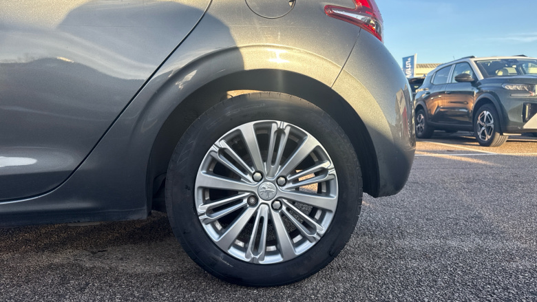 Peugeot 208 1.2 PureTech 82 Allure 5dr Petrol Hatchback